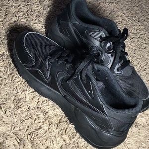 Nike huaraches black